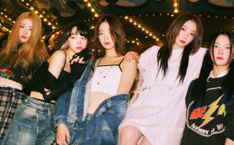 Breaking Kpop News, KIM CHAEWON, SAKURA, HUH YUNJIN, KAZUHA, and HONG EUNCHAE—are the first girl group to come out of HYBE