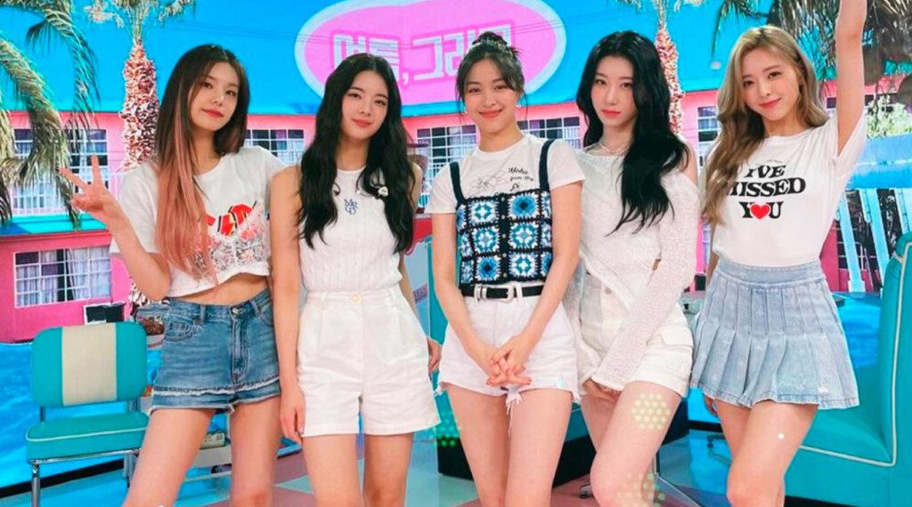 ITZY Ties Billboard 200 Record For K-Pop Girl Group With Most Chart