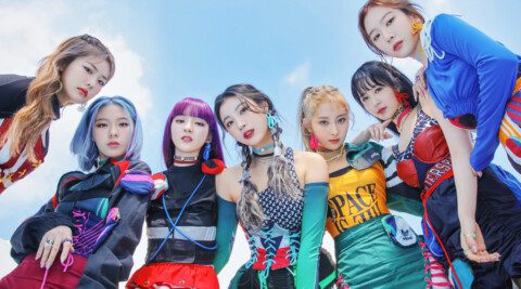 Girl group ICHILLIN’ have released their third mini-album "Feelin' Hot" on the 7th, according to their agency KM Entertainment. "Feelin' Hot" includes the title track "On My Lips," as well as "Demigod," where all members challenge rap, and a reinterpretation of their 2022 release, "La Luna (Moon Child) 2024 Ver."