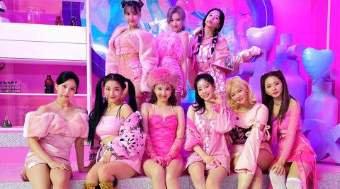 Girl group Twice will release their fifth Japanese full-length album, 'Dive', on July 17, their agency JYP Entertainment announced on Wednesday.