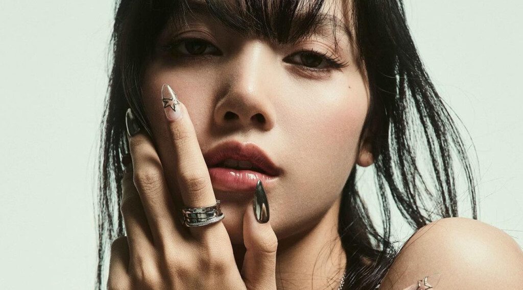 BLACKPINK's Lisa has made history as the first K-pop solo artist to grace the cover of ELLE's significant September issue, a major milestone in the fashion and music worlds. The cover was revealed on August 12, 2024, and features stunning images of Lisa that highlight her versatility and style, capturing the attention of fans and fashion enthusiasts alike.
