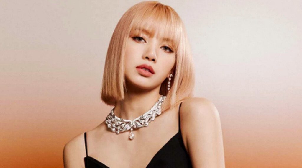 Lisa of BLACKPINK has officially surpassed IU to become Spotify's most-followed female soloist in K-pop, achieving a remarkable milestone on August 27, 2024. With her follower count reaching 8.70 million, Lisa has dethroned IU, who previously held the record with over 8.69 million followers.