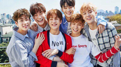 This event marked the first time in over two years that the group reunited on stage, creating an emotional moment for both the artists and their dedicated fans.