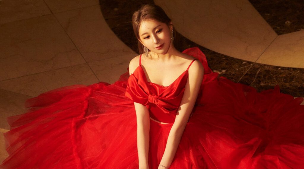 Today marks a significant milestone for K-pop fans as Lee Chaeyeon celebrates the second anniversary of her solo debut. Known for her captivating performances and strong vocal abilities,