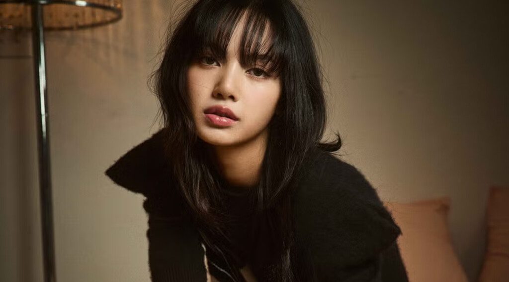 In a groundbreaking collaboration that's set the K-pop and global music world abuzz, BLACKPINK's LISA and South African sensation Tyla have graced the cover of Rolling Stone's November 2024 issue.