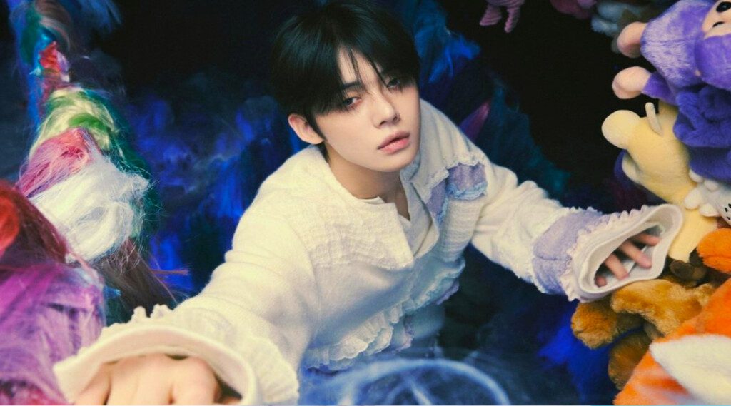 K-pop sensation Yeonjun, a member of the popular boy group TOMORROW X TOGETHER (TXT), has been selected as one of GQ Korea's Men of the Year for 202413. The talented idol is set to feature in a special pictorial for the magazine's December 2024 issue, which celebrates the most influential men of the yea