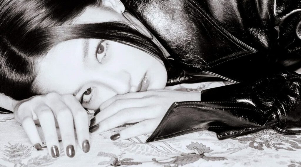 In a stunning display of poise and charisma, Haneul, the youngest member of the rookie K-pop group KISS OF LIFE, has captivated audiences with her debut solo pictorial for GQ Korea's February 2025 issue1. The photoshoot, which hit newsstands earlier this month, showcases Haneul's remarkable presence and versatility, belying her status as a newcomer to the entertainment industry.