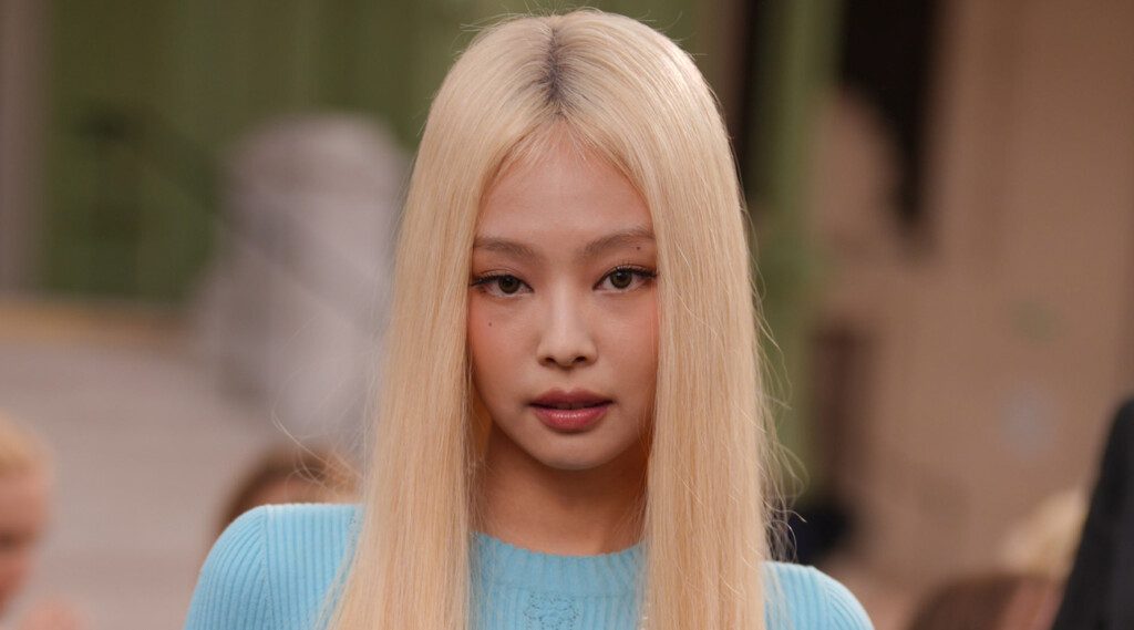 BLACKPINK’s Jennie has once again captivated fans worldwide, gracing the cover of Complex Magazine for its March 2025 issue. Known for her effortless blend of charisma and elegance, Jennie’s latest pictorial showcases her multifaceted persona, solidifying her status as a global fashion icon and trendsetter.