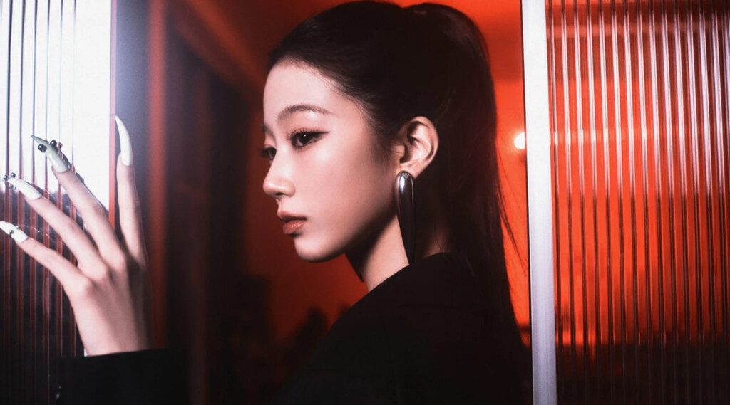 Featured in a special pictorial for Vogue Japan in partnership with Dior Beauty, Kazuha effortlessly embodies elegance and sophistication, solidifying her status as a rising icon in both the music and fashion industries.