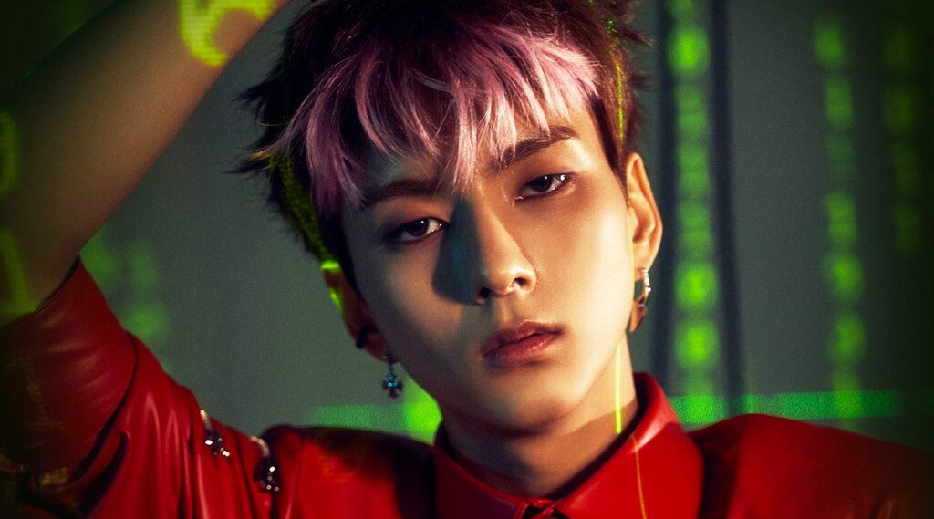 Xdinary Heroes’ O.de is captivating fans in the latest GQ Korea x UGG pictorial preview for the April 2025 issue. As the first member of the band to feature in a solo photoshoot, O.de shines brightly, embodying a blend of edgy charisma and refined style that has become synonymous with his image.