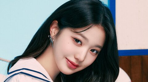 Jang Wonyoung, the celebrated member of K-pop sensation IVE, has once again captivated fans and fashion enthusiasts alike with her breathtaking appearance in the April 2025 issue of Vogue Korea. This special collaboration with luxury haircare brand Kérastase showcases Wonyoung’s evolution from a teenage idol to a global fashion icon, further cementing her status as one of the most influential figures in the industry.