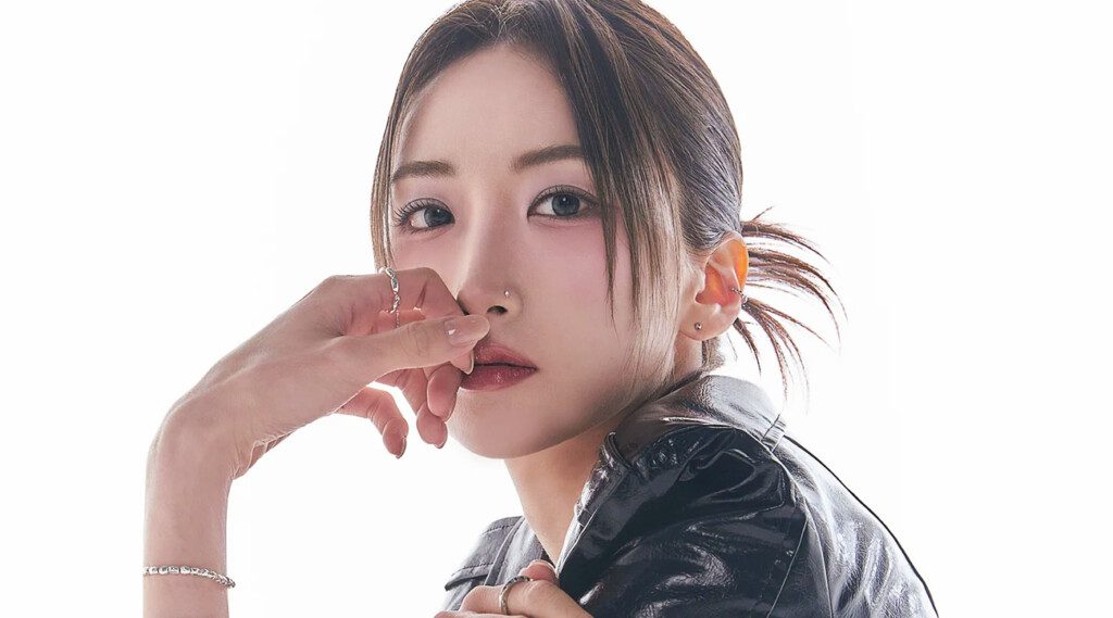 The lyrics of "ON MY WAY" reflect AXN's personal journey by expressing her determination to overcome past difficulties and emotional wounds. Through the song, AXN channels her aspirations and resilience, conveying a message of standing up again after hardship. The lyrics are crafted to inspire listeners with a sense of hope and liberation, mirroring AXN's resolve to forge her own path in a rapidly changing world.