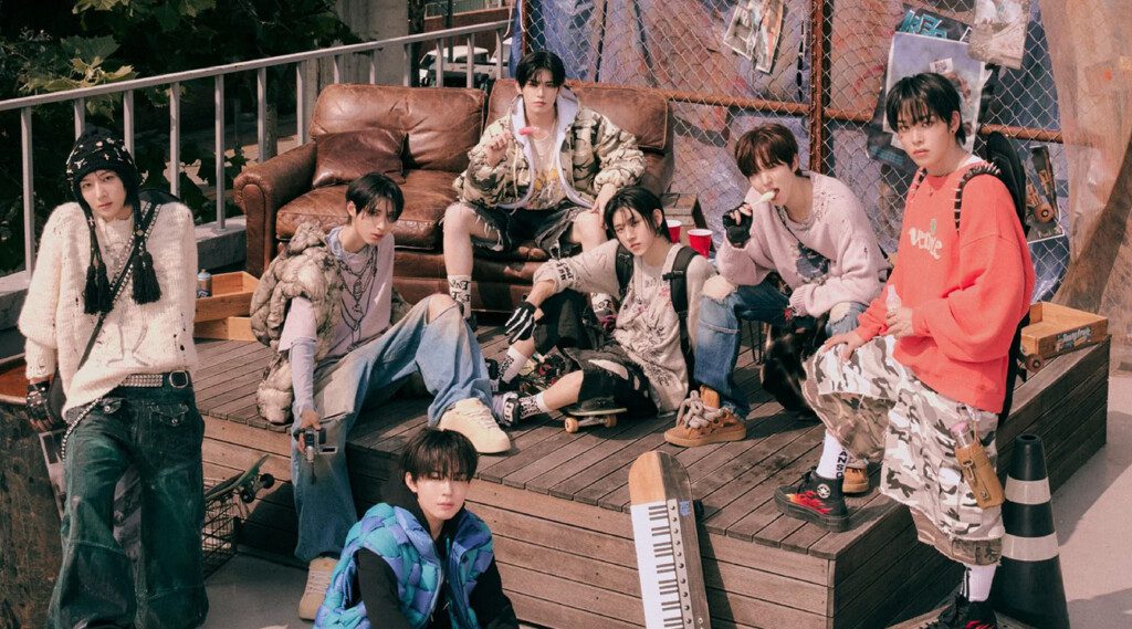 KickFlip, the rising star in Korea’s urban music and fashion scene, has teamed up with Jeep for a visually striking pictorial featured in the June 2025 issue of Cosmopolitan Korea.