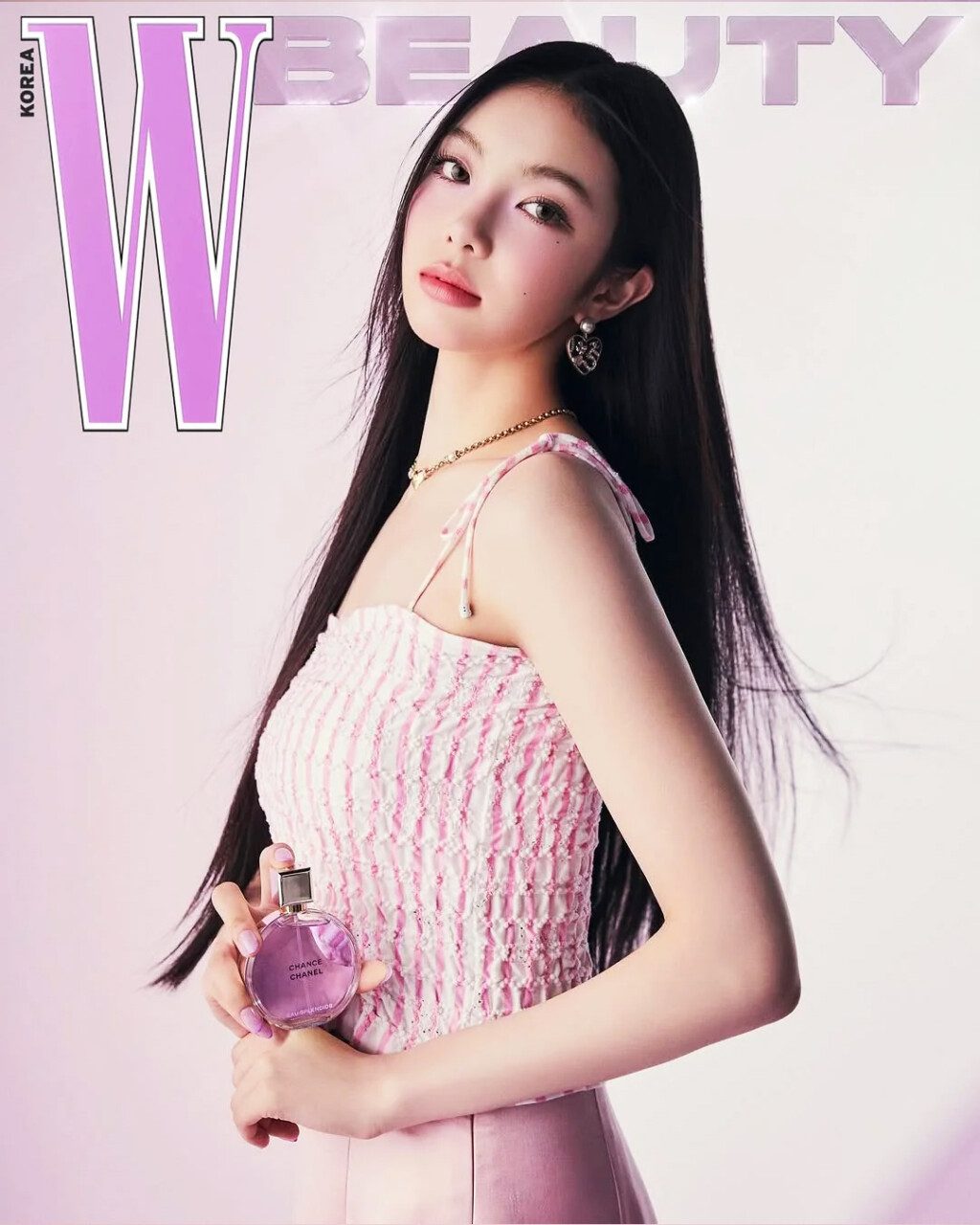 W Korea dan Chanel Beauty 7 heart a7