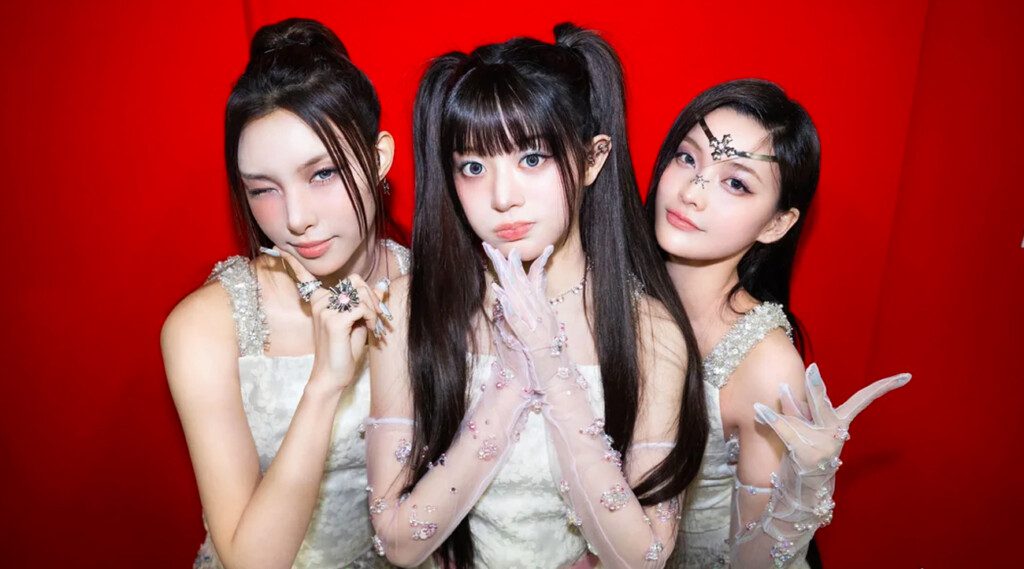 ILLIT's latest mini album, bomb, is rapidly gaining popularity among fans due to its compelling storytelling and the group's continued artistic growth.