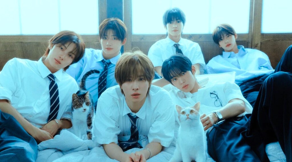 TWS, a six-member group consisting of Shin Yu, Do Hoon, Young Jae, Han Jin, Ji Hoon, and Kyung Min, debuted just last year but quickly rose to prominence
