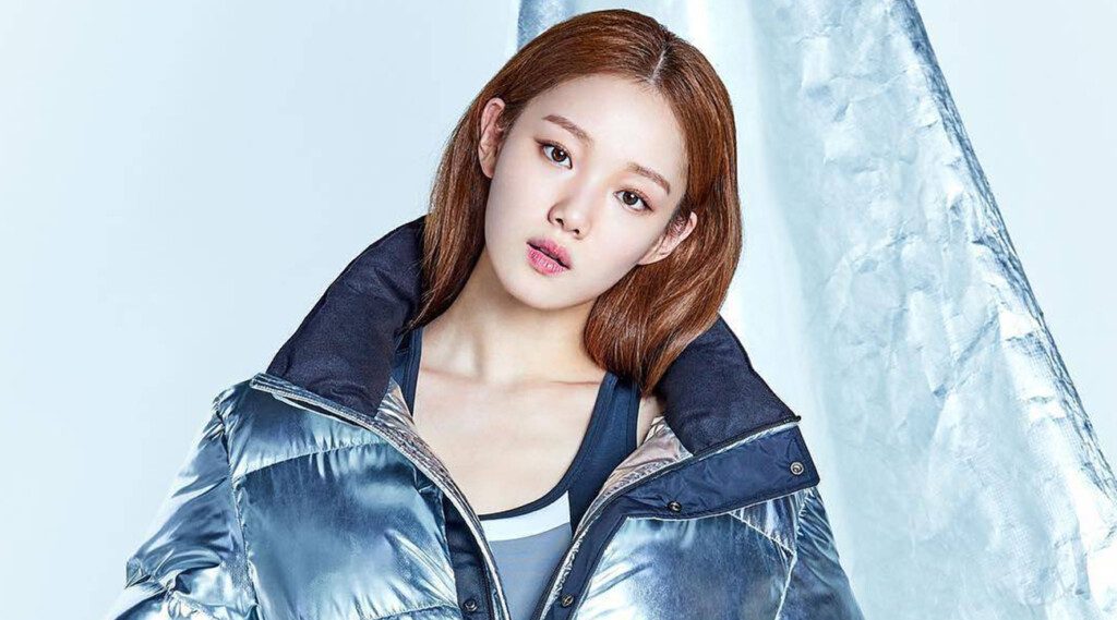It is in this current that Lee Sung Kyung manifests—a modern muse, a woman who moves not only with grace but with conviction