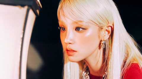 The excitement surrounding Yuqi’s highly anticipated solo debut continues to build as the first glimpse of her Motivation photobook has been revealed.