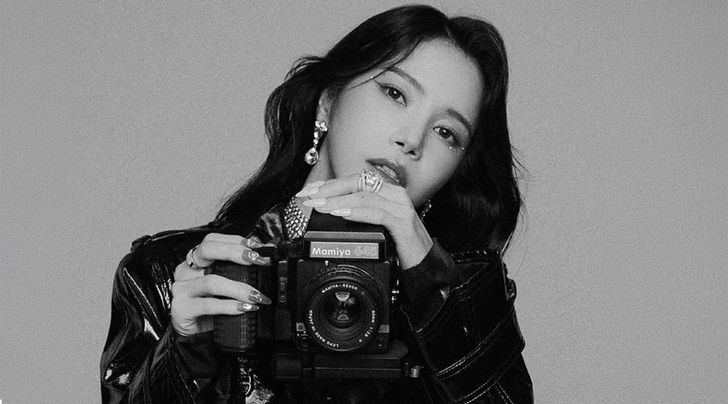 MAMAMOO Solar Stuns in SKM Media October 2025 Cover with Elegant Pictorial Blending K-pop Star Power and Fashion Edge