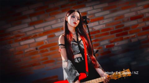 Rolling Quartz Hyunjung D-2 teaser for Romantist single, sultry rock romance vibe.